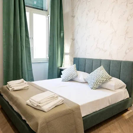 לינה וארוחת בוקר Rooftop14 Suite&relax