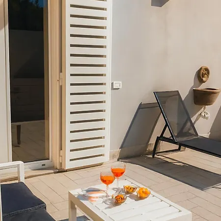 Rooftop14 Suite&relax 4* ナポリ
